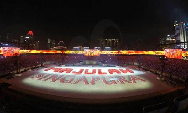 迈锐光电2700平方LED屏助力2015新加坡国.jpg 迈锐光电2700平方LED屏助力2015新加坡国.jpg