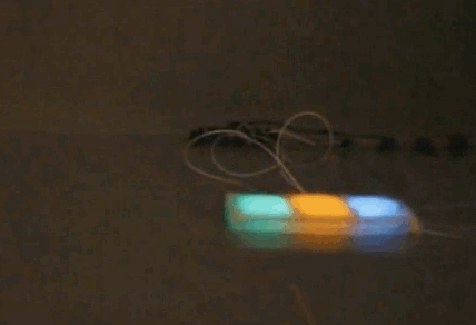 新型柔性显示屏似章鱼 可用于制造机器人 2.gif 新型柔性显示屏似章鱼 可用于制造机器人 2.gif